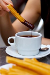 Chocolate_con_churros_-_San_Ginés,_Madrid